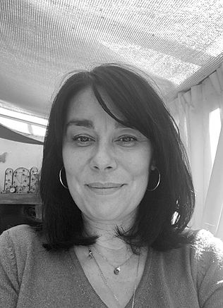 Portrait de Nathalie, assistante sociale · formatrice chez b2c projet